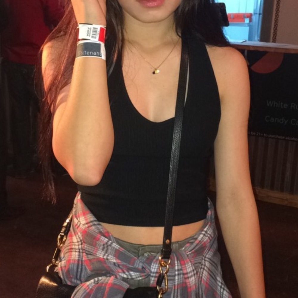 Black top shop crop top